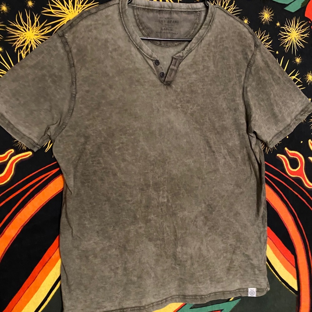 Lucky brand men’s T shirt silver/grey